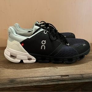 On Cloudflyer 4 Shoes Women's 8.5 Black White Athletic Running Sneakers Cloud